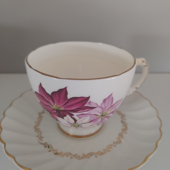 Vintage teacup candles - Picture 3 of 16